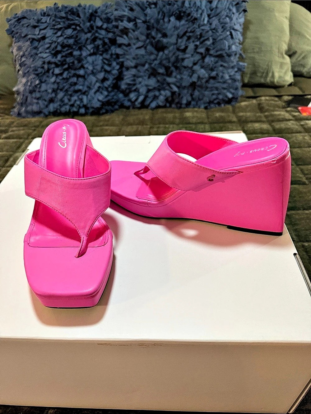 Clarks Wedge Sandals in Pink Like New